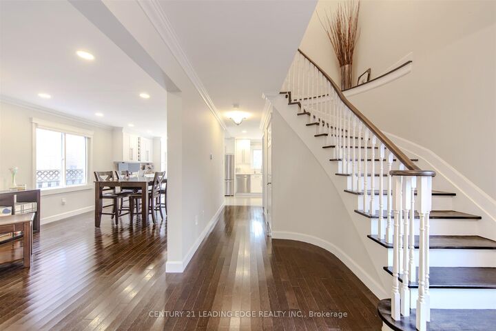 Property Photo:  3356 Dovetail Mews  ON L5L 5E7 