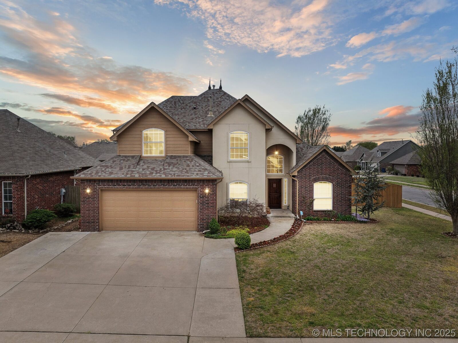 Property Photo:  13302 E 43rd Street  OK 74134 