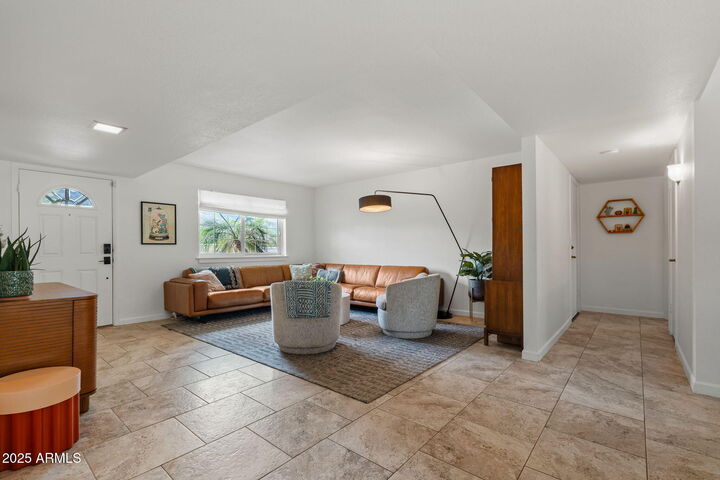 Property Photo:  344 W Thunderbird Road  AZ 85023 