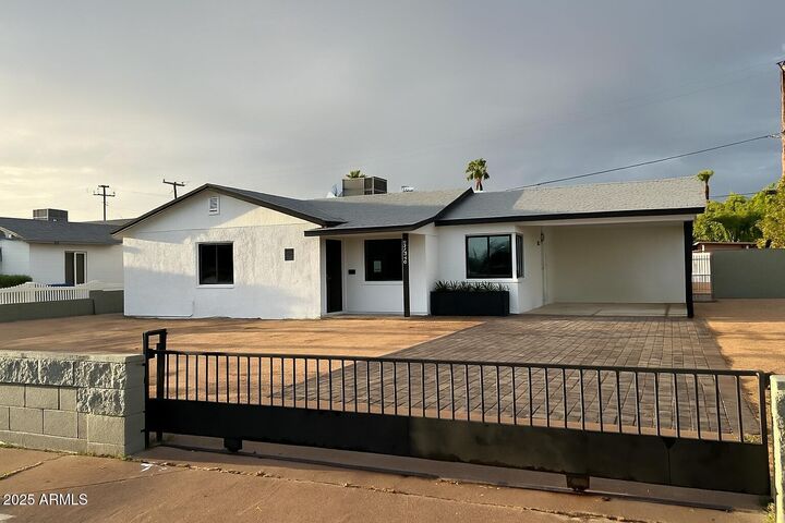 1630 E Catalina Drive  Phoenix AZ 85016 photo
