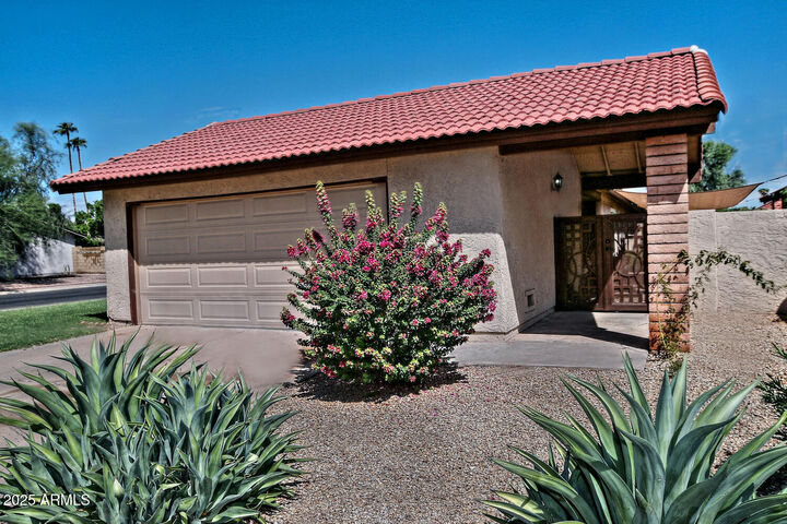 Property Photo:  5202 E Tamblo Drive  AZ 85044