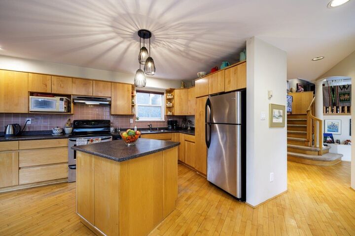 Property Photo:  26 N Stratford Avenue  BC V5B 1K9 