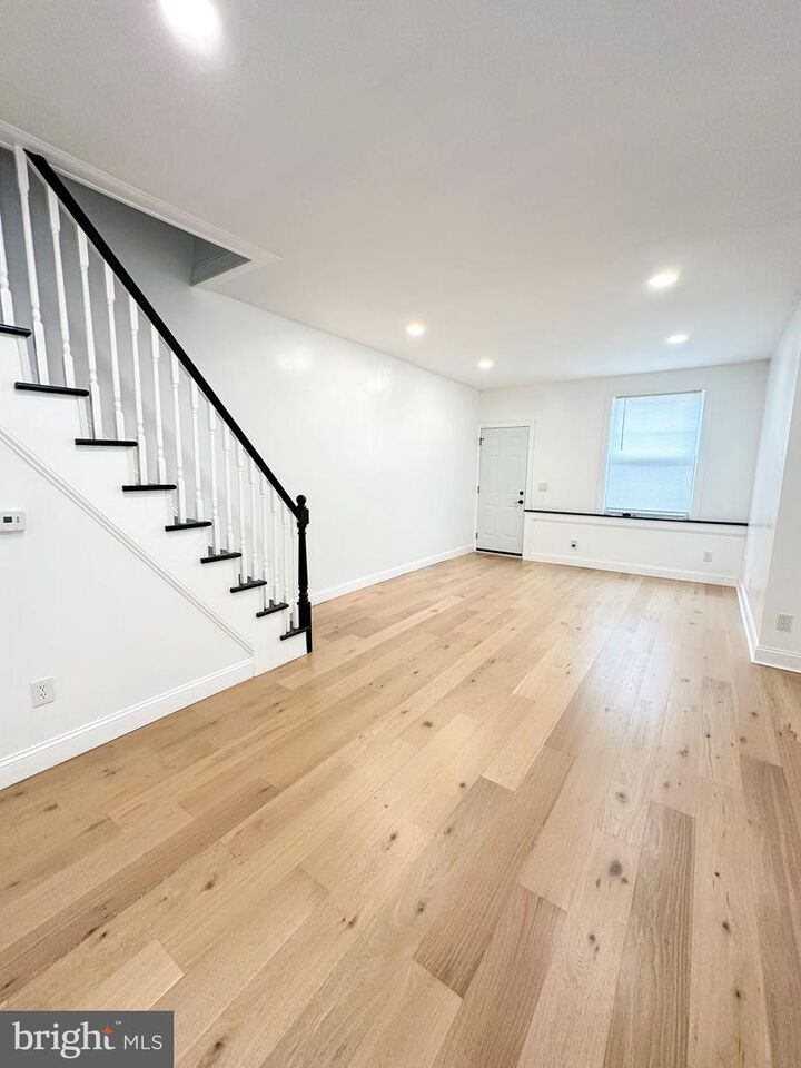 Property Photo:  2070 E Lippincott Street  PA 19134 