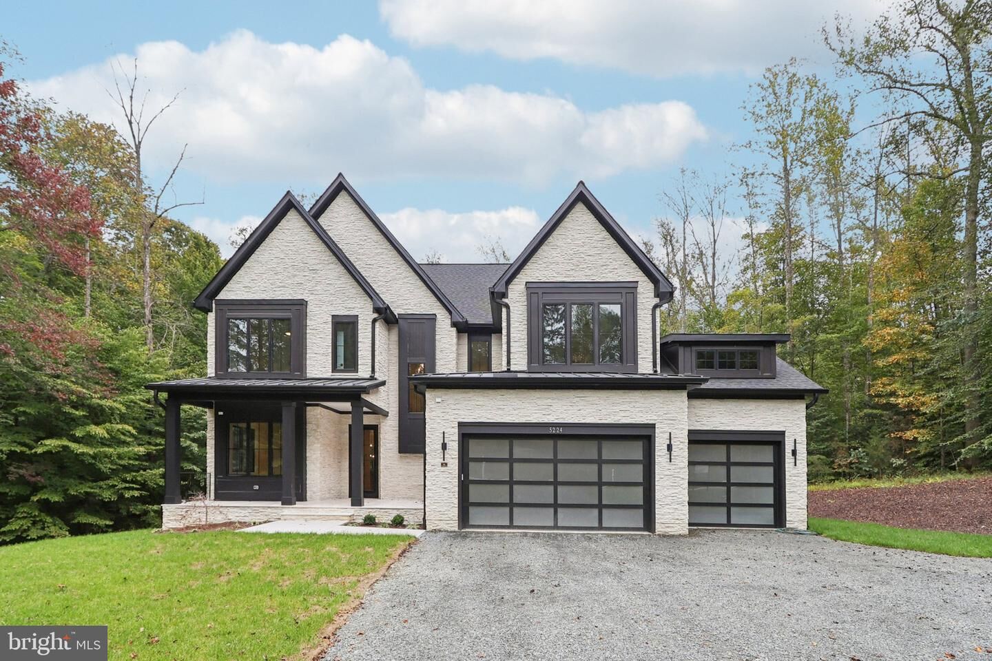 Property Photo: 5224 Trunnion Trail VA 22192