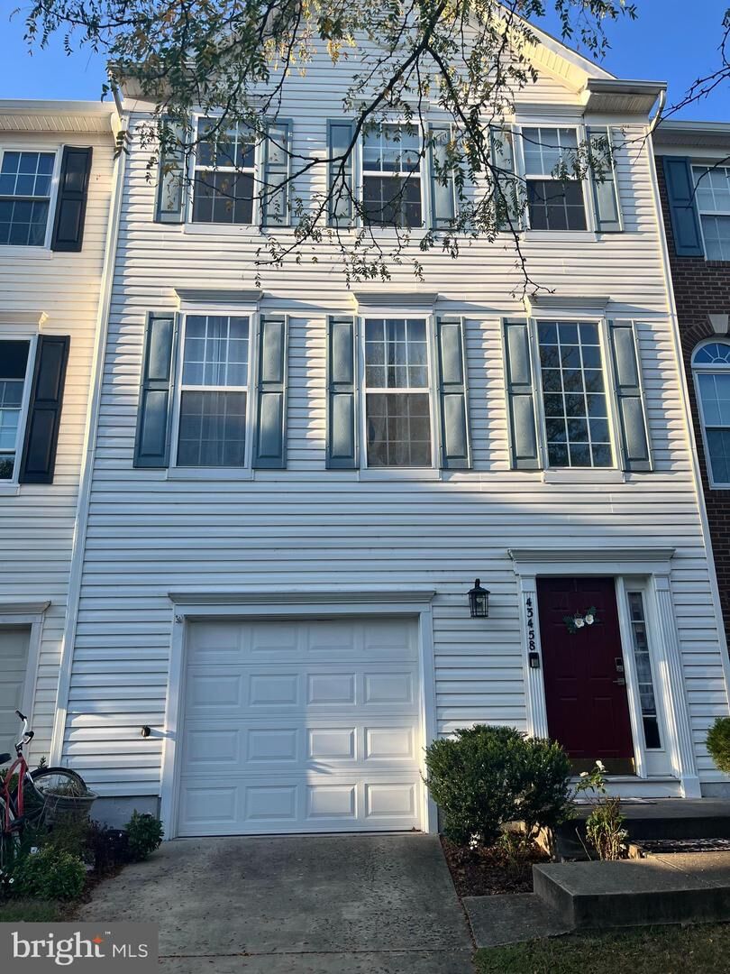 Property Photo:  43458 Laidlow Street  VA 20152 