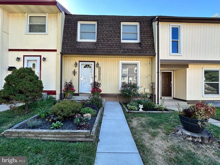 Property Photo:  25732 Valley Park Terrace H-2  MD 20872 