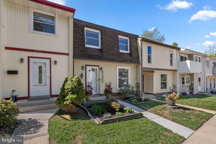 Property Photo: 25732 Valley Park Terrace H-2 MD 20872