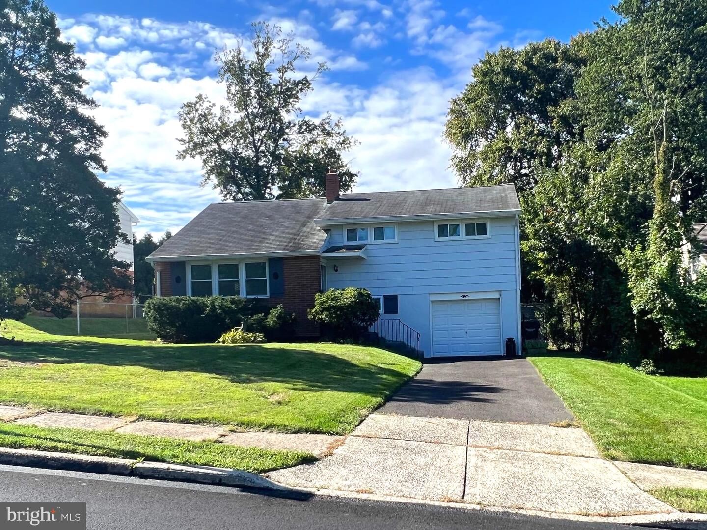 Property Photo:  10 Forest Avenue  PA 19090 