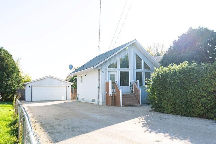 Property Photo:  502 Cominges Street  MB R5K 0R7 