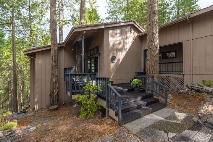 Property Photo: 723 Larkspur Lane CA 95247