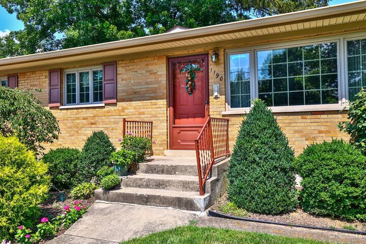 Property Photo:  1190 Sugartree Court  OH 45231 