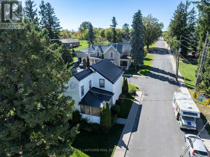 Property Photo: 2 Bridge Street ON K0K 3G0