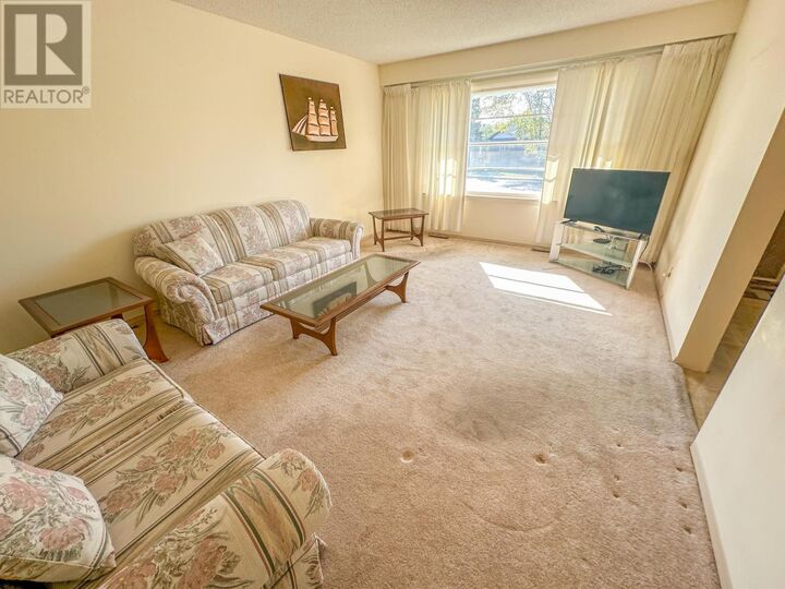 Property Photo:  1038 Park St  ON P9N 1B9 
