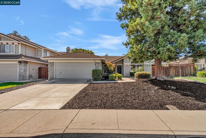 Property Photo: 2404 Whitetail Dr CA 94531