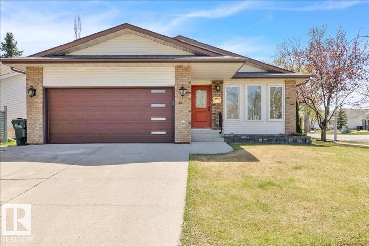 1 Coachman Place  Sherwood Park AB T8H 1C1 photo