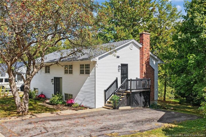 Property Photo:  260 Woodbridge Street  NB E3B 4R3