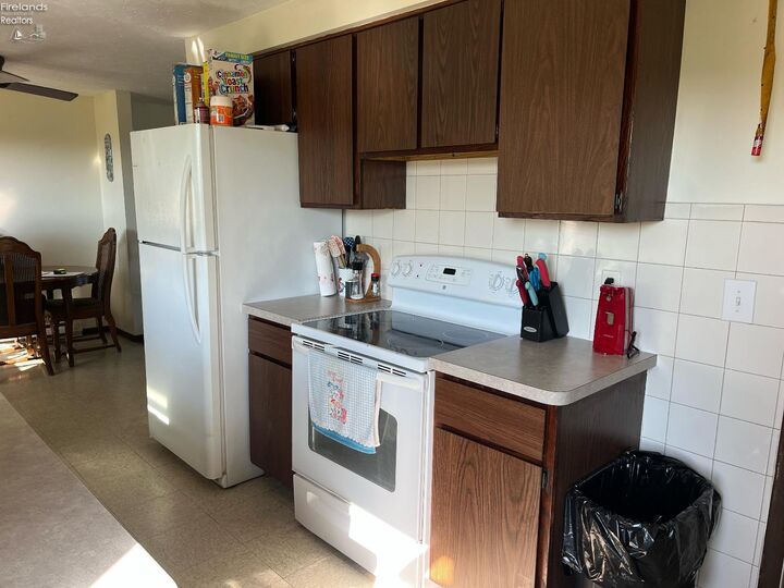 Property Photo:  13310 Baumhart  OH 44001 