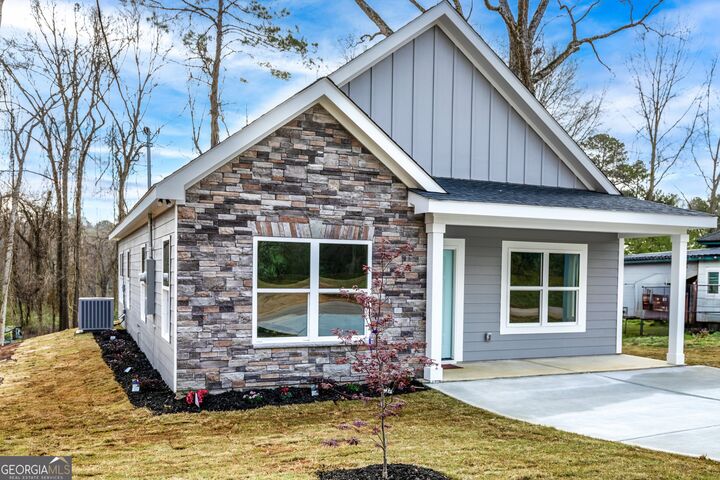 Property Photo: 306 Poplar Street GA 30230
