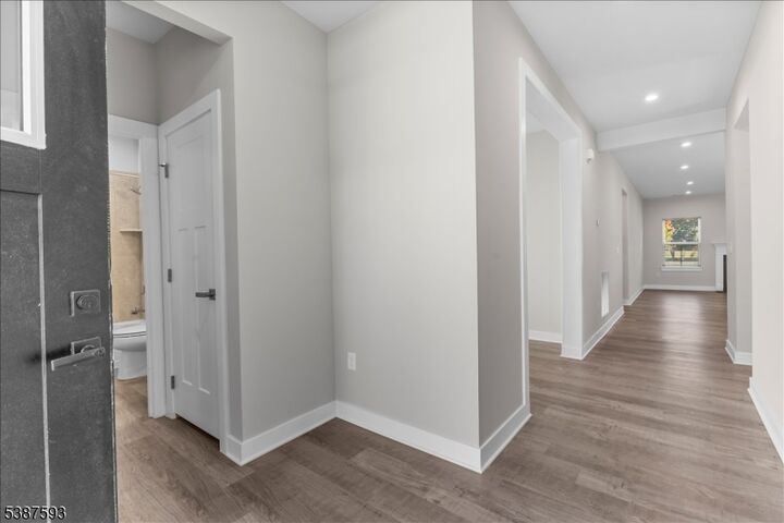 Property Photo:  3 Coopers Hawk Ct  NJ 07882 