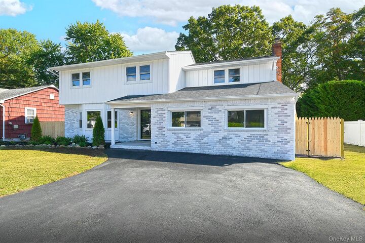 11 Cayuga Avenue  Deer Park NY 11729 photo