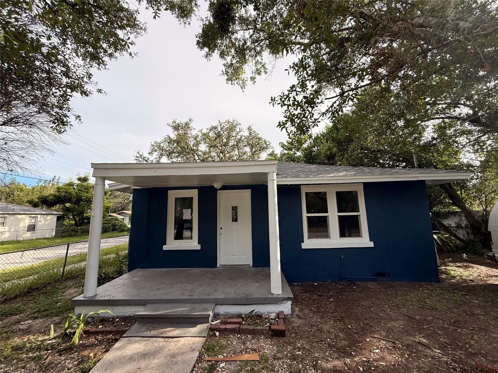 Property Photo: 3425 E Powhatan Avenue FL 33610