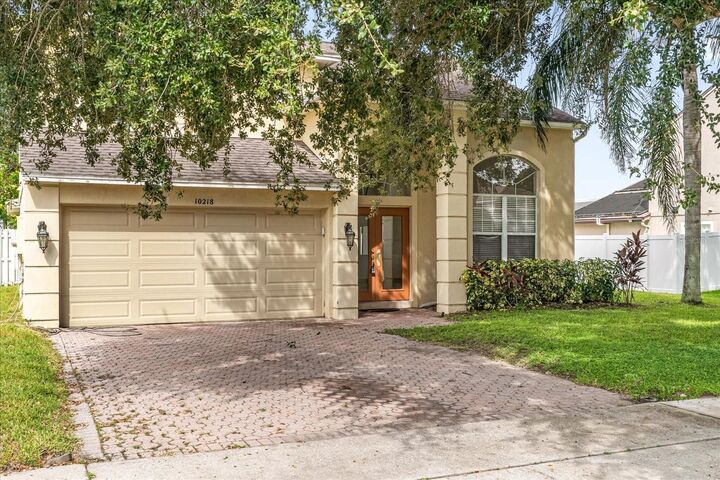 Property Photo:  10218 Facet Court  FL 32836 