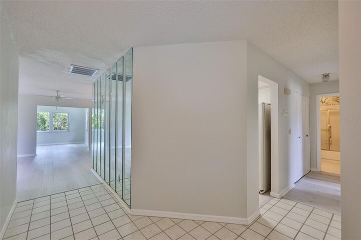 Property Photo:  2026 Hawkhurst Circle  FL 33573 