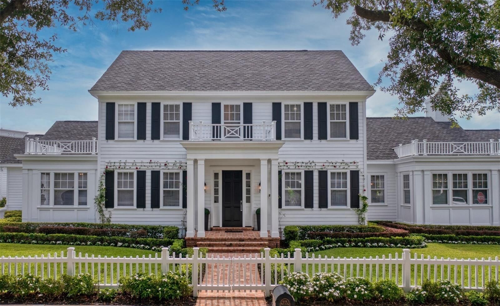 Property Photo: 423 Arbor Circle FL 34747