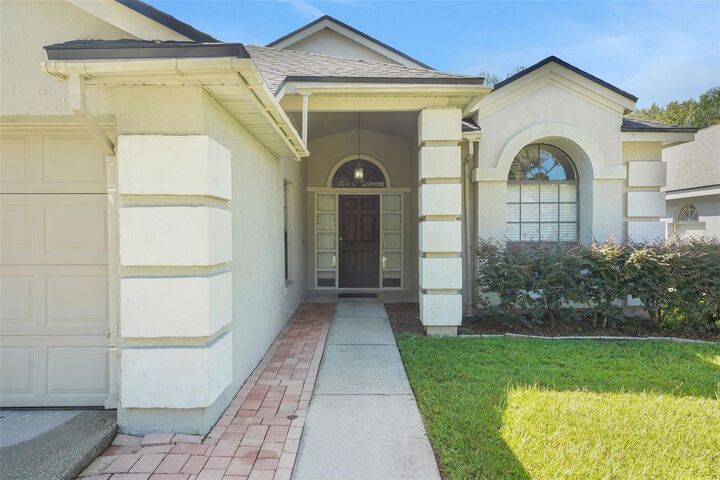 Property Photo:  620 Birgham Place  FL 32746 