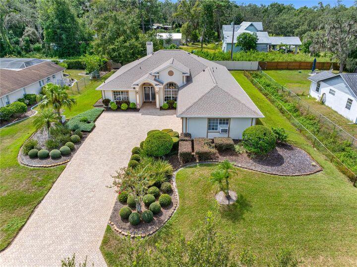Property Photo:  8518 Thrasher Court  FL 34654 