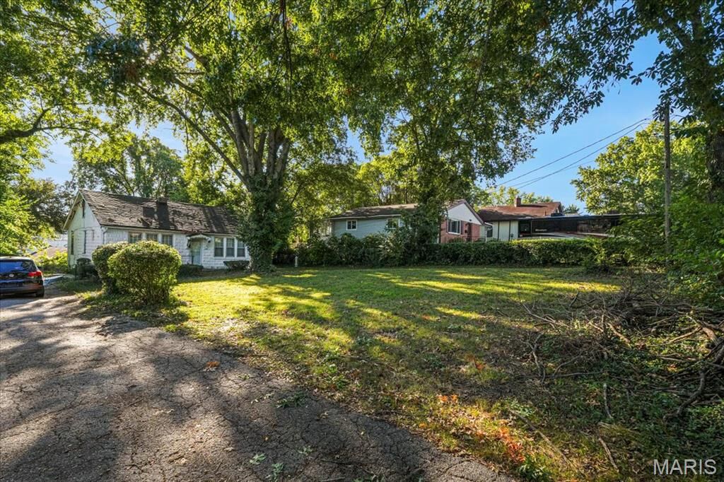 Property Photo:  546 Holland Avenue  MO 63119 