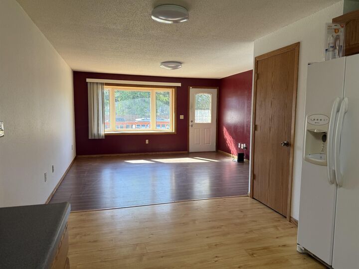 Property Photo:  1108 18th Ave SW  ND 58701-0000 