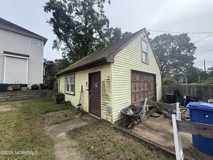 Property Photo:  202 Morris Boulevard  NJ 08753