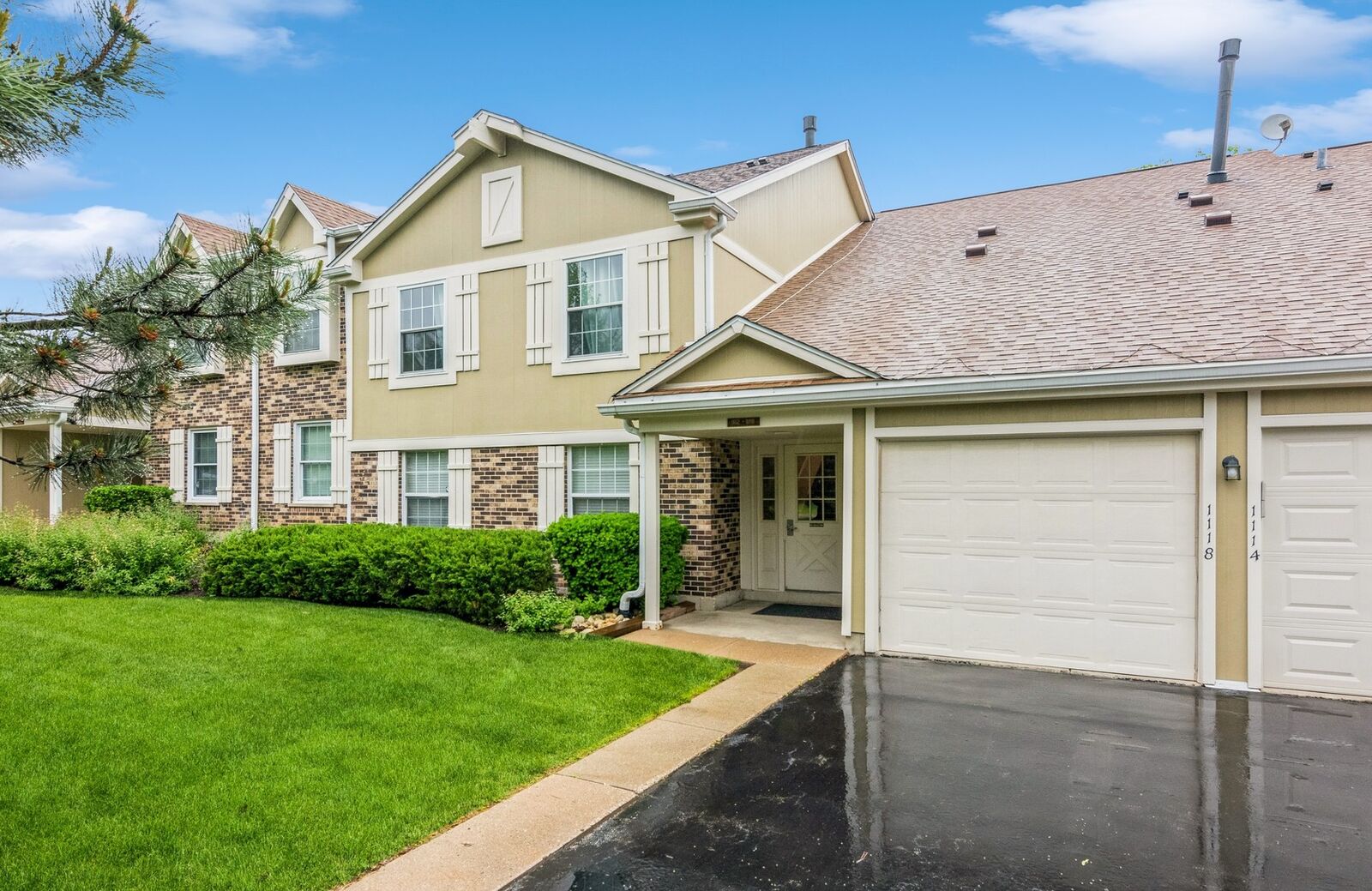 Property Photo: 1112 Auburn 1112 IL 60089