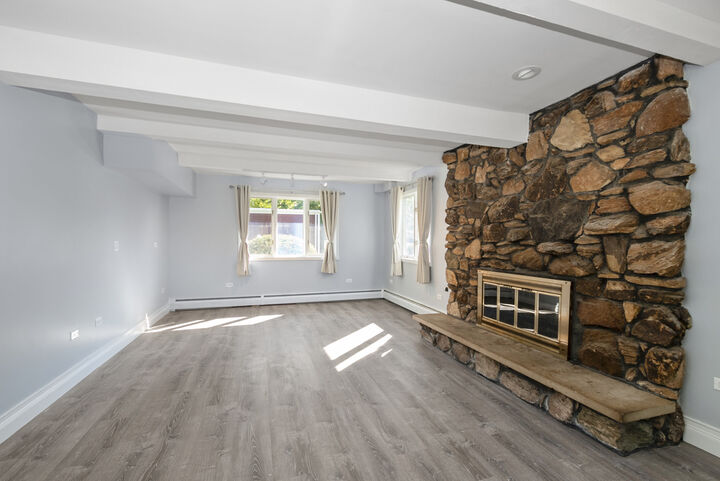 Property Photo:  215 Dee Road  IL 60542 