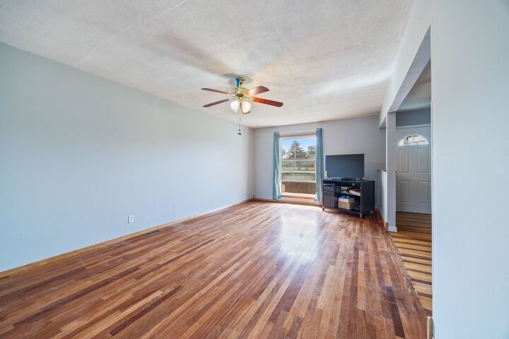 Property Photo: 414 Salem Square IL 60440