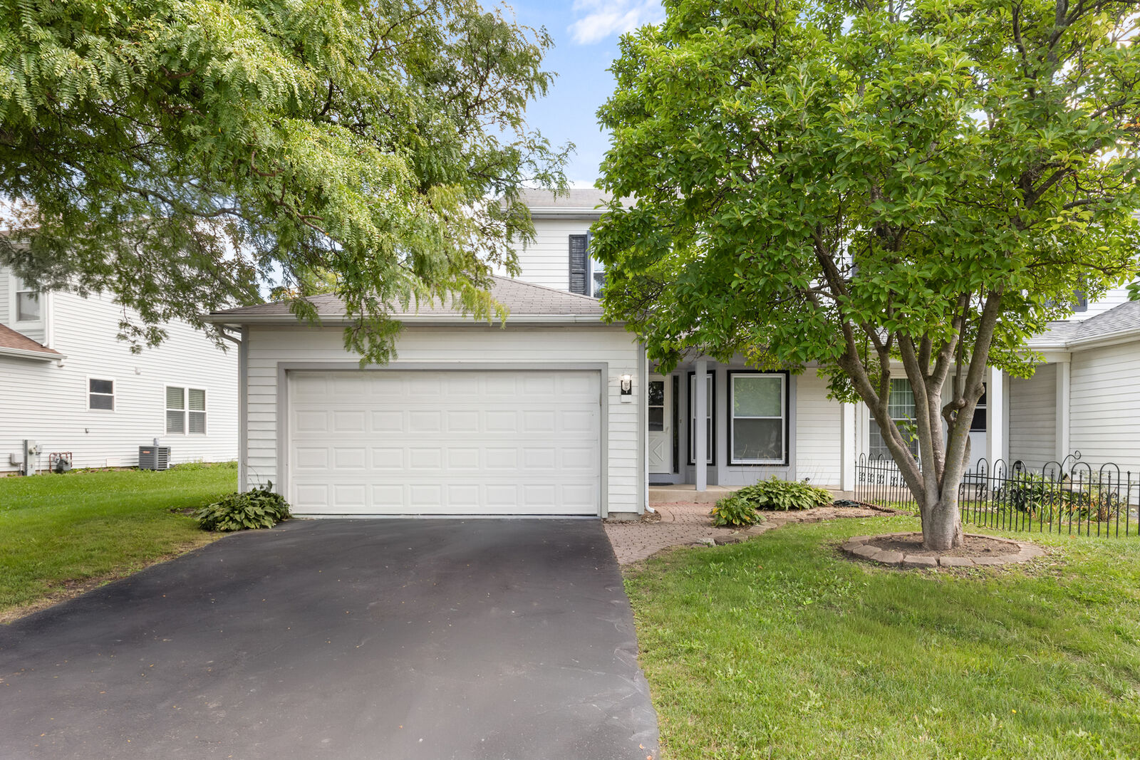 Property Photo:  1103 Southbridge Lane 1103  IL 60194 