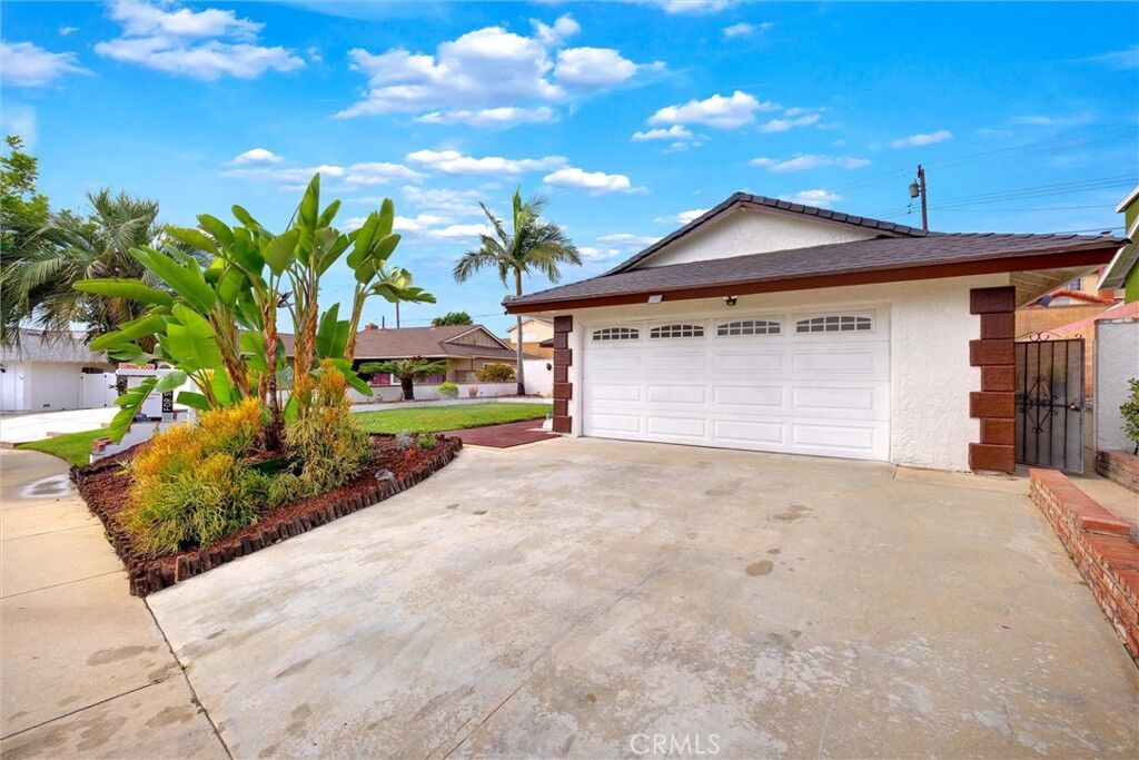 Property Photo:  1807 E Calstock  CA 90746 