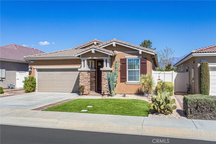 Property Photo:  1476 Signal Peak  CA 92223 