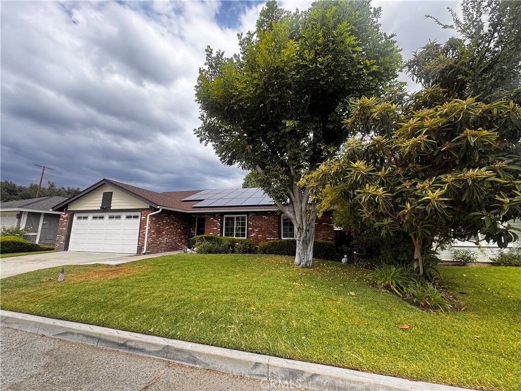 Property Photo:  925 925 Royal Oaks  CA 91016 