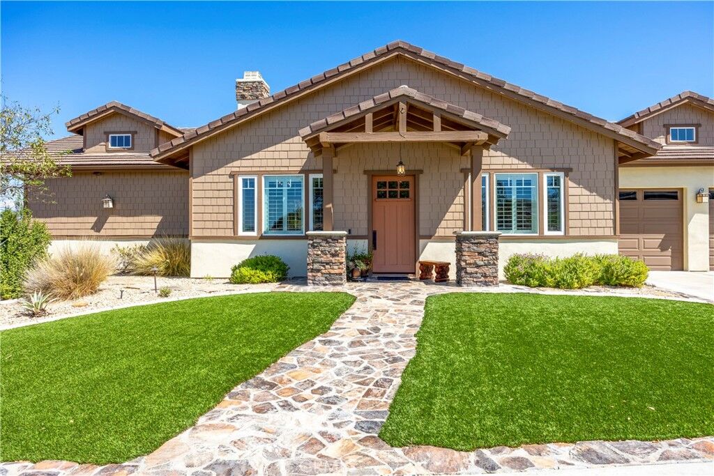 Property Photo:  39968 Calle Breve  CA 92592 