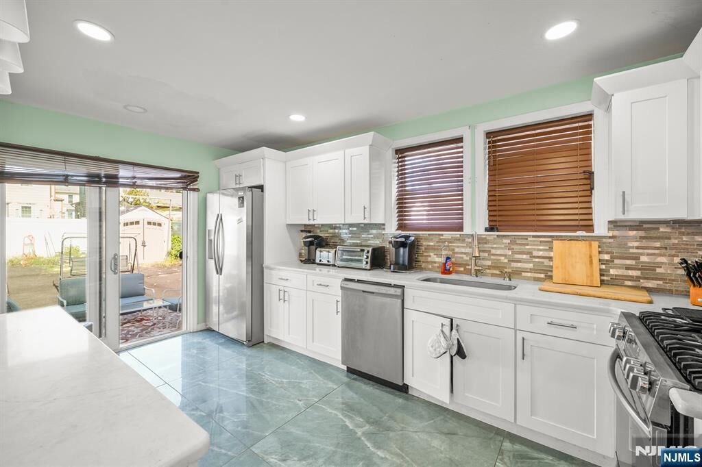 Property Photo:  42 Quabeck Avenue  NJ 07111 