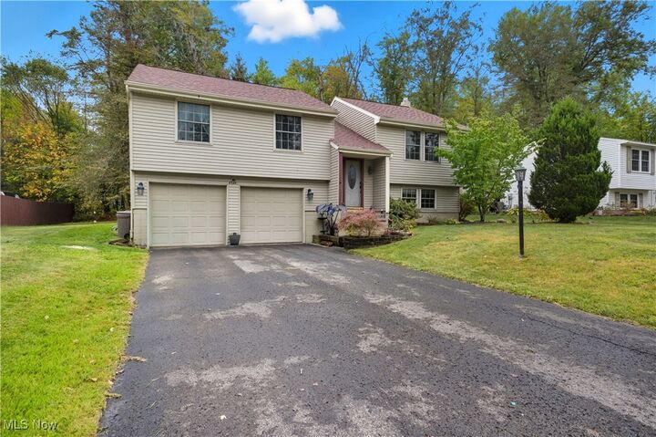 2980 Malibu Drive SW  Warren OH 44481 photo