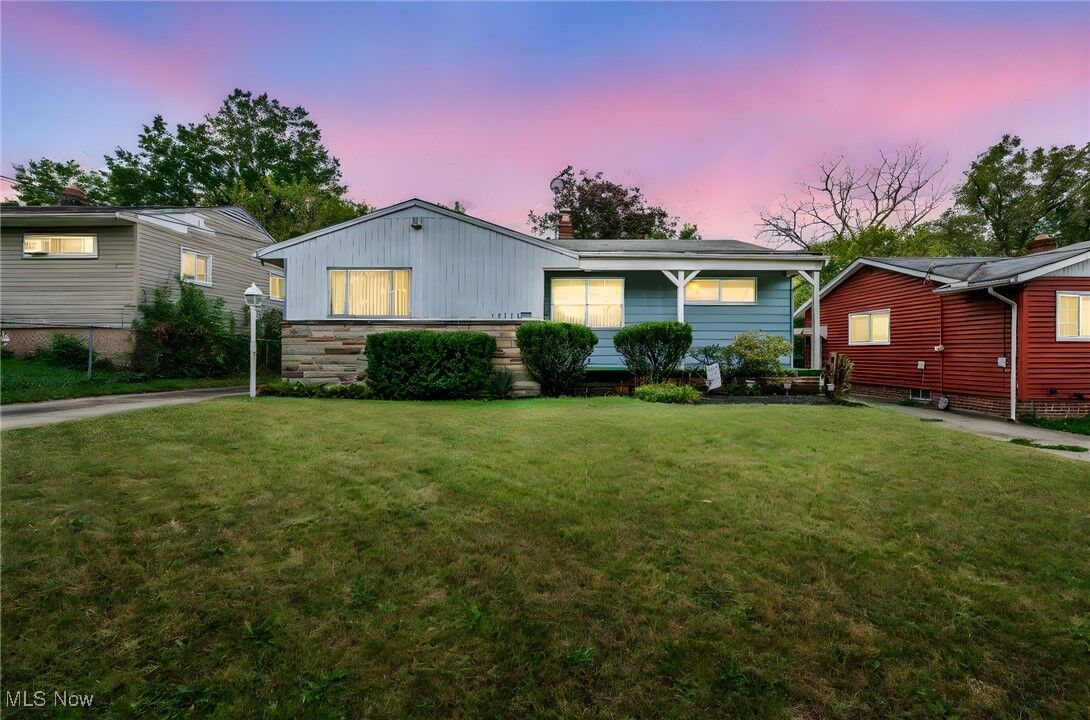 Property Photo: 16712 Kollin Avenue OH 44128