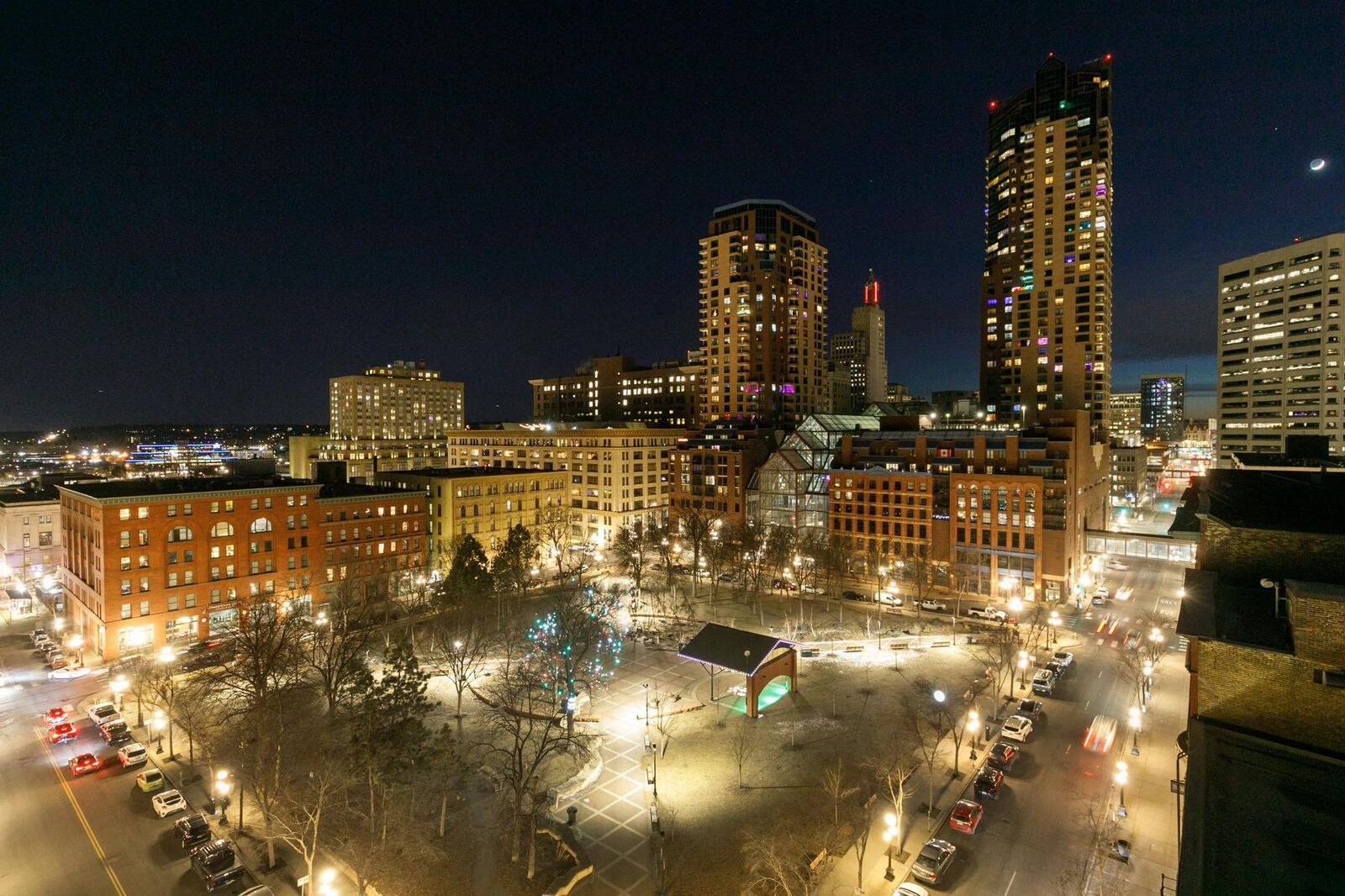 Property Photo:  406 Wacouta Street 707  MN 55101