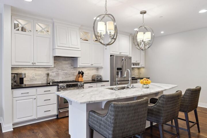 Property Photo:  875 Lake Street N 216  MN 55391 