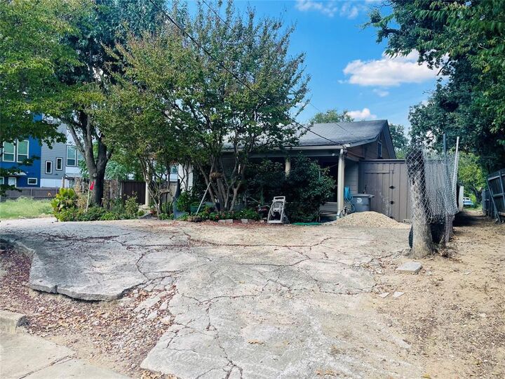 Property Photo: 2247 Lovedale Avenue TX 75235