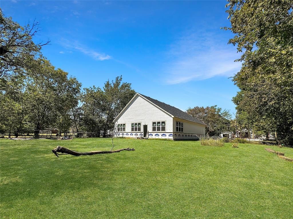 Property Photo:  308 N McGraw Street  TX 75126 