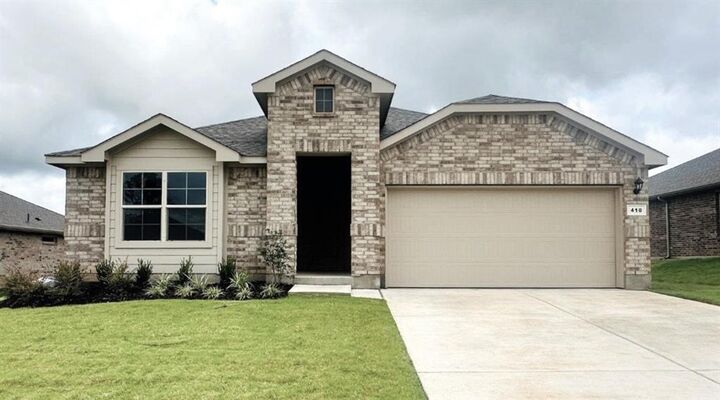Property Photo: 410 Lubbock Drive TX 76020
