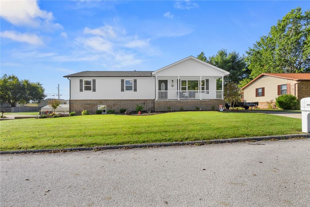 Property Photo:  900 Oriole  AR 72601 